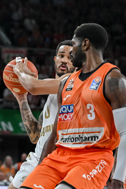 不仅如此 不仅如此