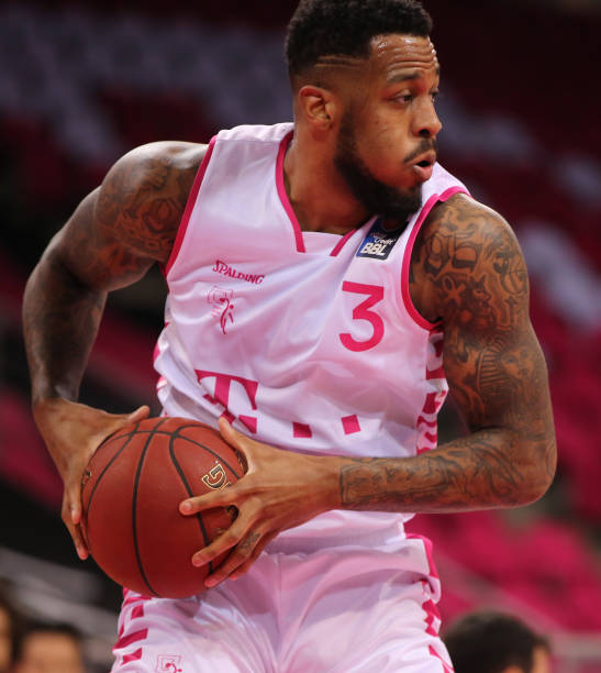 通过自己的 通过自己的